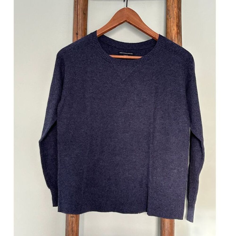American Eagle Crewneck sweater Size‎ XS.